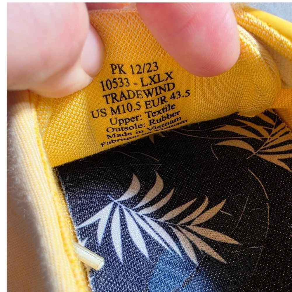OluKai Tradewind Canvas Casual Sneakers Mens 10.5 Solar Glow Peach/Yellow NWOB
